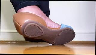 Video 1621936531: foot fetish feet worship, foot fetish sexy feet, foot fetish soles feet, milf feet worship, straight feet worship, amateur foot worship, worship shoes feet, wrinkled soles foot fetish, feet shoeplay, black feet worship, foot worship hd, sexy american milf, feet tease, feet close, feet play, toes