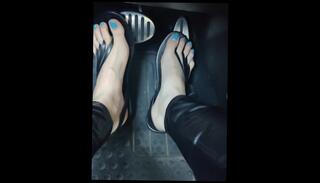Video 1617307333: feet solo, amateur solo female, leather pumps, black pumps