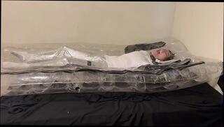 Video 1655872571: latex vacuum bed, vacuum bondage, latex bdsm, bondage straight, vacuum play, american bdsm, latex hd