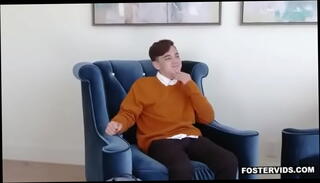 Video 1599234135: mom helps