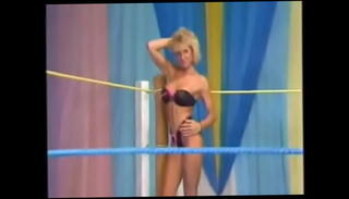 Video 1270025435: black bikini babe, blonde bikini babe