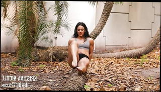 Video 1571325011: girl woman, straight woman, muscle girl posing, muscular woman, woman outdoor, woman hd