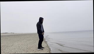 Video 1622541125: pissing peeing fetish, pee pissing outdoor, public beach pissing