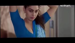 Video 963800575: sexy indian maid