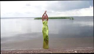 Video 1664003985: amateur dancing, amateur outdoor, amateur mature