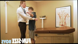 Video 1226634425: doctor bareback, tiny gay porn, tiny gay sex, hung doctor, older doctor, tiny small