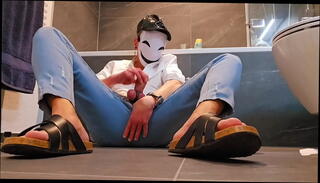 Video 1622613295: horny feet, masturbating feet, amateur feet, feet jeans, horny masked