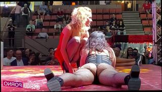 Video 1039193735: zenda sexy, sexy public