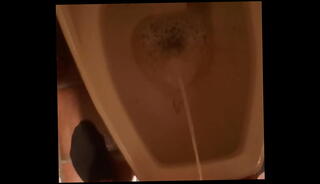 Video 1273352565: solo piss, pissing boy, pissing white