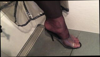 Video 1607843181: pantyhose high heels, piss leggings, heels gay