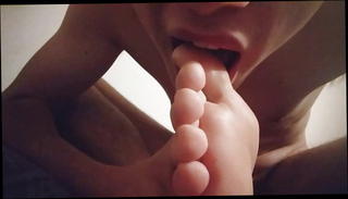 Video 1568611841: angel feet, little feet, gay angel